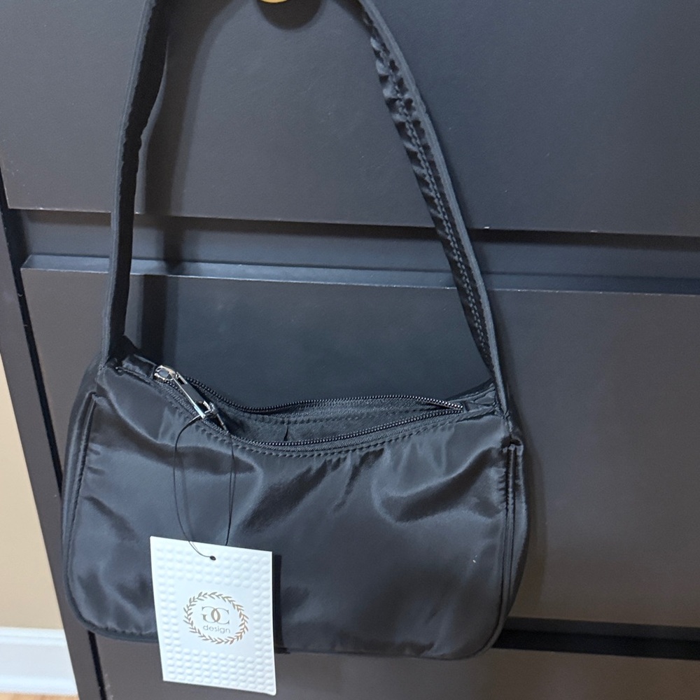 Sleek Black Shoulder Bag
